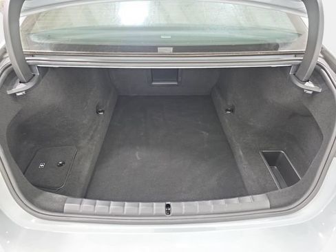 Certified 2023 BMW 760i xDrive w/ Luxury Rear Seating Package AWD/4WD image 32