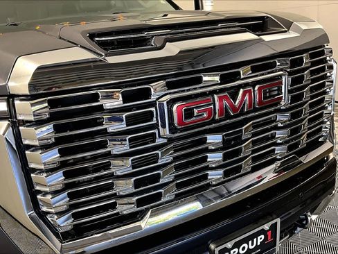 Used 2024 GMC Sierra 3500 Denali w/ Denali Reserve Package AWD/4WD image 29