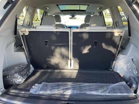 New 2026 Volkswagen Atlas SE image 9