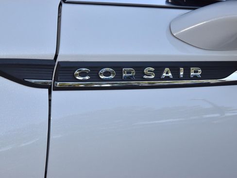 Certified 2025 Lincoln Corsair AWD w/ Equipment Group 101A image 39