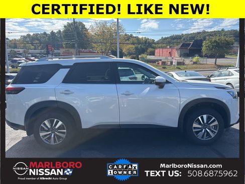 Certified 2025 Nissan Pathfinder SL image 8