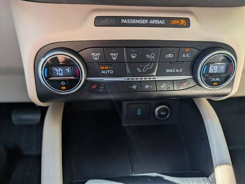 Used 2020 Ford Escape Titanium AWD/4WD image 36