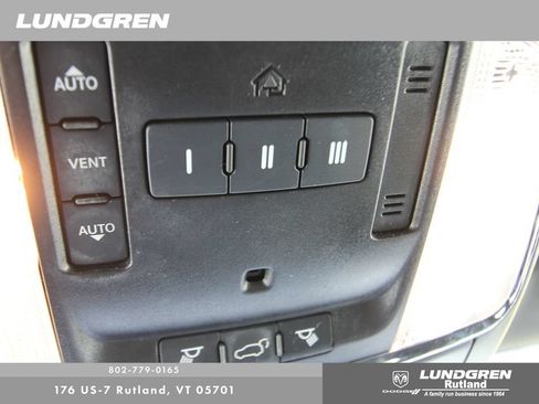 Used 2021 Jeep Grand Cherokee Laredo X AWD/4WD image 6