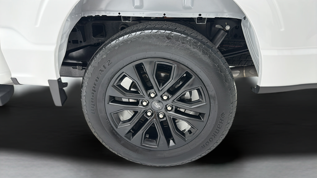 Used 2024 Ford F150 Lariat AWD/4WD image 11