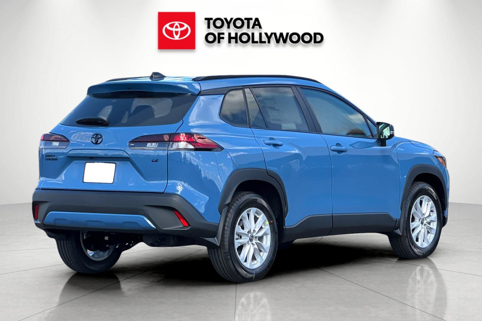 New 2026 Toyota Corolla Cross LE w/ Moonroof Package FWD image 4