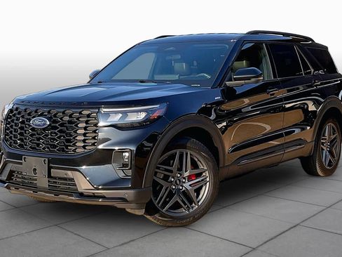 Used 2025 Ford Explorer ST-Line w/ ST-Line Street Pack AWD/4WD image 5
