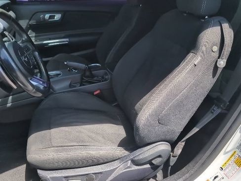 Used 2019 Ford Mustang GT RWD image 9