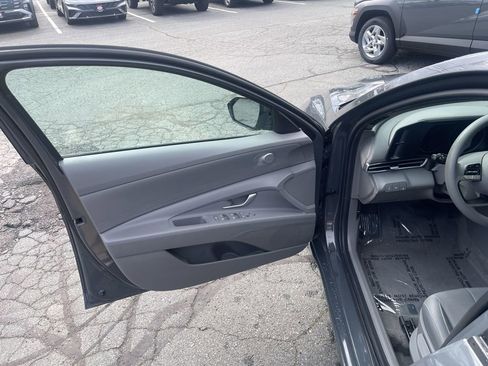 Certified 2023 Hyundai Elantra SEL FWD image 9