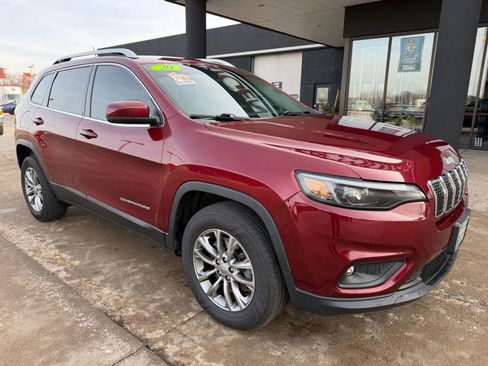 Used 2020 Jeep Cherokee Latitude Plus image 11