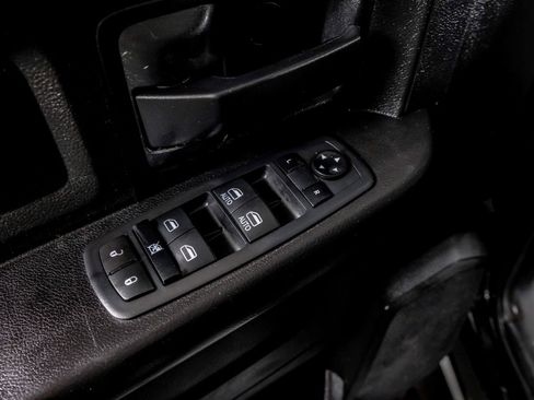 Used 2017 RAM 2500 Tradesman w/ Chrome Appearance Group image 31