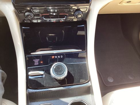 Used 2024 Jeep Grand Cherokee Limited image 20