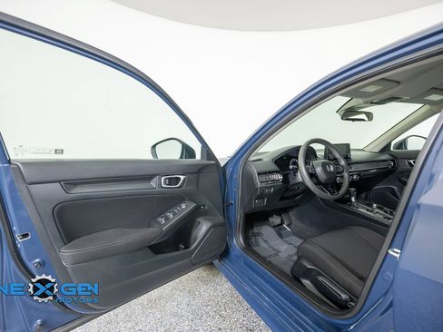 Used 2025 Honda Civic LX image 9