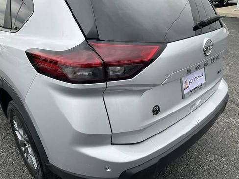 Used 2024 Nissan Rogue S AWD/4WD image 28