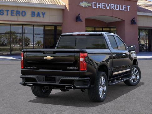 New 2026 Chevrolet Silverado 1500 High Country w/ High Country Premium Package AWD/4WD image 4