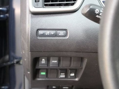 Used 2015 Nissan Rogue SV AWD/4WD image 15