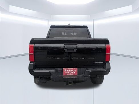 Used 2024 Toyota Tacoma TRD Sport image 4