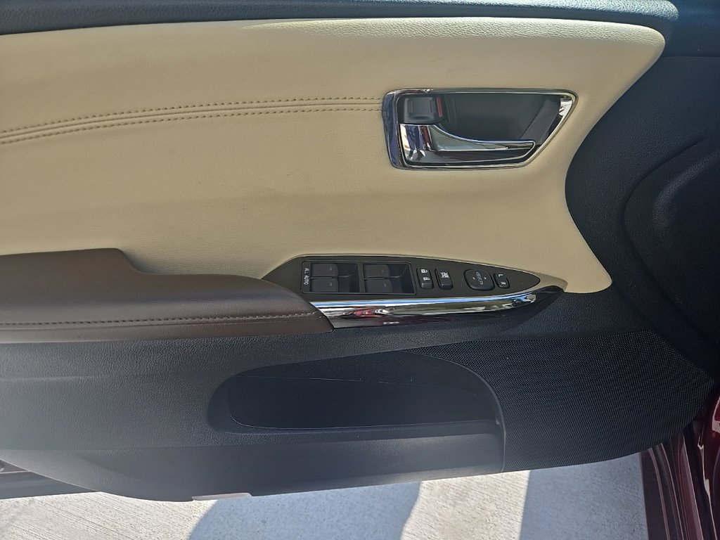 Used 2016 Toyota Avalon XLE Plus FWD image 13
