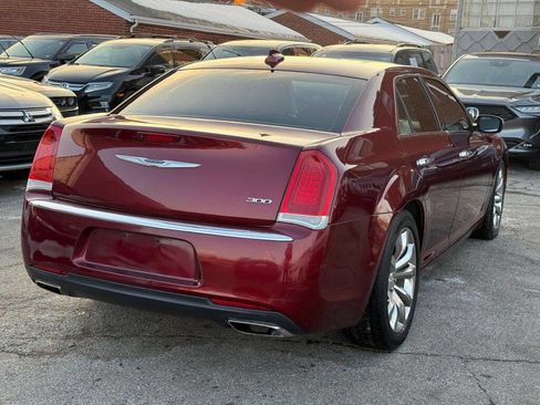 Used 2019 Chrysler 300 Limited image 4