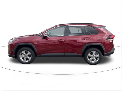 Used 2022 Toyota RAV4 XLE image 6