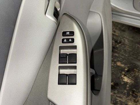 Used 2010 Toyota Corolla LE FWD image 21