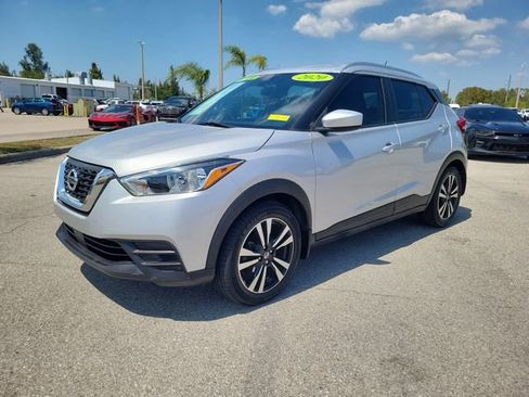 Used 2020 Nissan Kicks SV FWD image 2