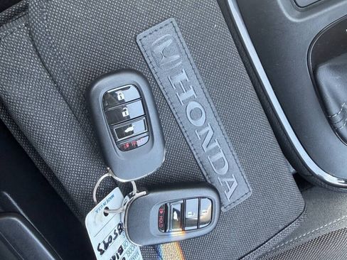 Used 2025 Honda CR-V LX image 18