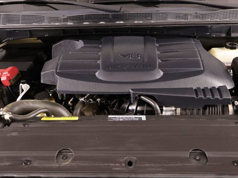 Used 2021 Nissan Titan PRO-4X w/ Pro-4x Convenience Package AWD/4WD image 21