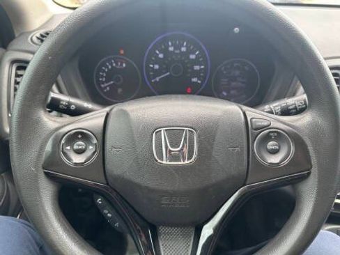 Used 2019 Honda HR-V LX image 10