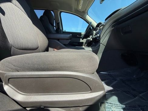Used 2016 Chevrolet Traverse LT AWD/4WD image 19