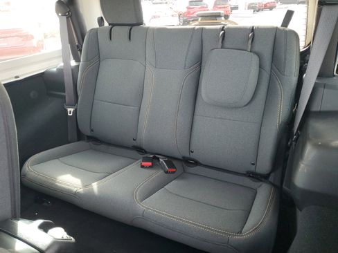 Used 2025 Jeep Wrangler Sport image 15