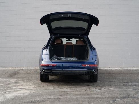 Certified 2025 Audi Q5 2.0T Premium w/ Convenience Plus Package image 14