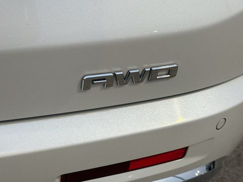 Certified 2018 GMC Acadia Denali w/ Technology Package AWD/4WD image 8