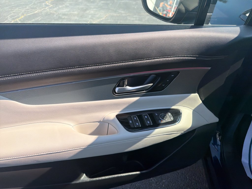 Certified 2025 Nissan Murano SL w/ Cargo Package AWD/4WD image 11