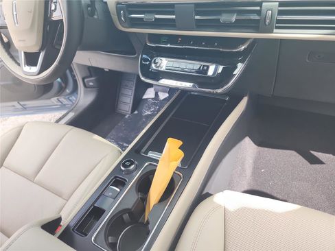 New 2026 Lincoln Corsair Premiere image 31