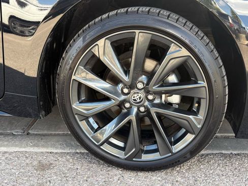 Used 2025 Toyota Corolla SE FWD image 2