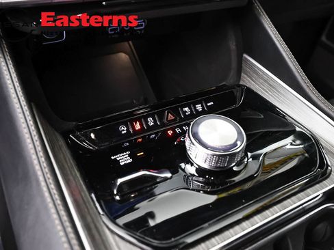 Used 2024 Jeep Wagoneer Series II AWD/4WD image 13