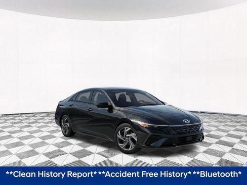Used 2026 Hyundai Elantra SEL Sport Premium FWD image 2