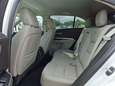Used 2023 Cadillac XT4 Luxury w/ Cold Weather Package AWD/4WD image 10