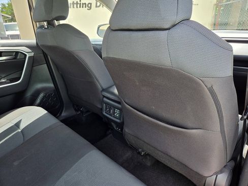 Used 2025 Toyota RAV4 XLE FWD image 12
