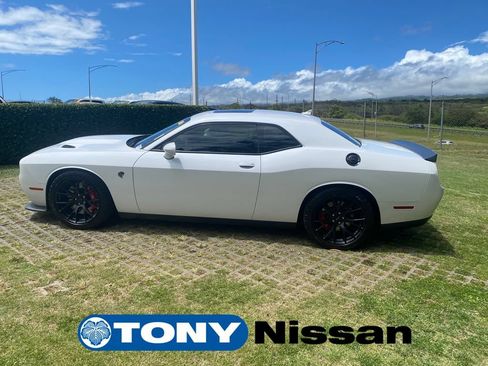 Used 2016 Dodge Challenger SRT Hellcat RWD image 22