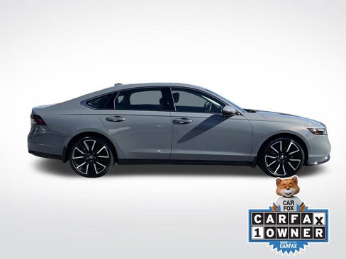 Used 2024 Honda Accord Touring image 2