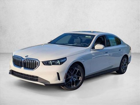 New 2027 BMW 530i RWD image 1