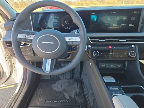 New 2026 Hyundai Sonata SEL FWD image 10