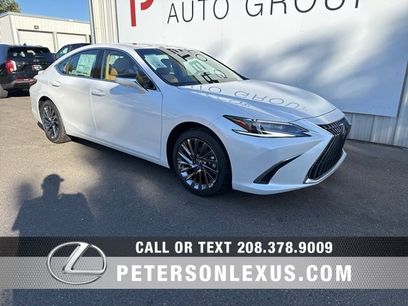 New 2025 Lexus ES 300h w/ Luxury Package
