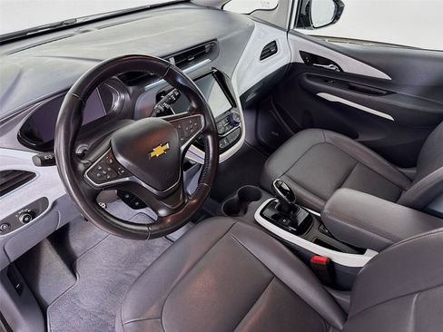 Used 2019 Chevrolet Bolt Premier w/ Infotainment Package FWD image 11