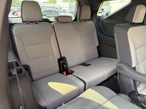 Used 2025 Chevrolet Traverse LT w/ Driver Confidence Package FWD image 19