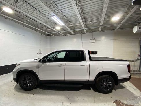 Used 2025 Honda Ridgeline Sport image 3