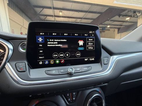 Used 2025 Chevrolet Blazer LT FWD image 21