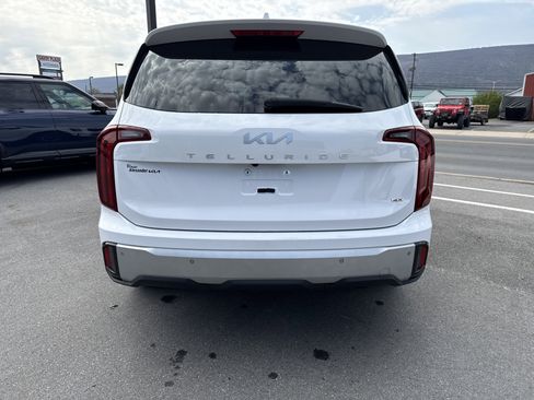 Used 2024 Kia Telluride LX image 4