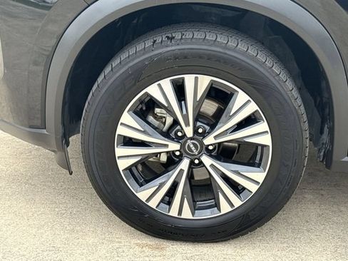 Used 2023 Nissan Rogue SV FWD image 34